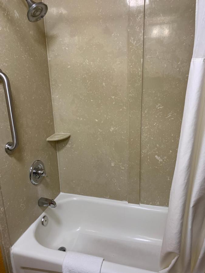 Quality Inn & Suites Quantico Stafford Zewnętrze zdjęcie