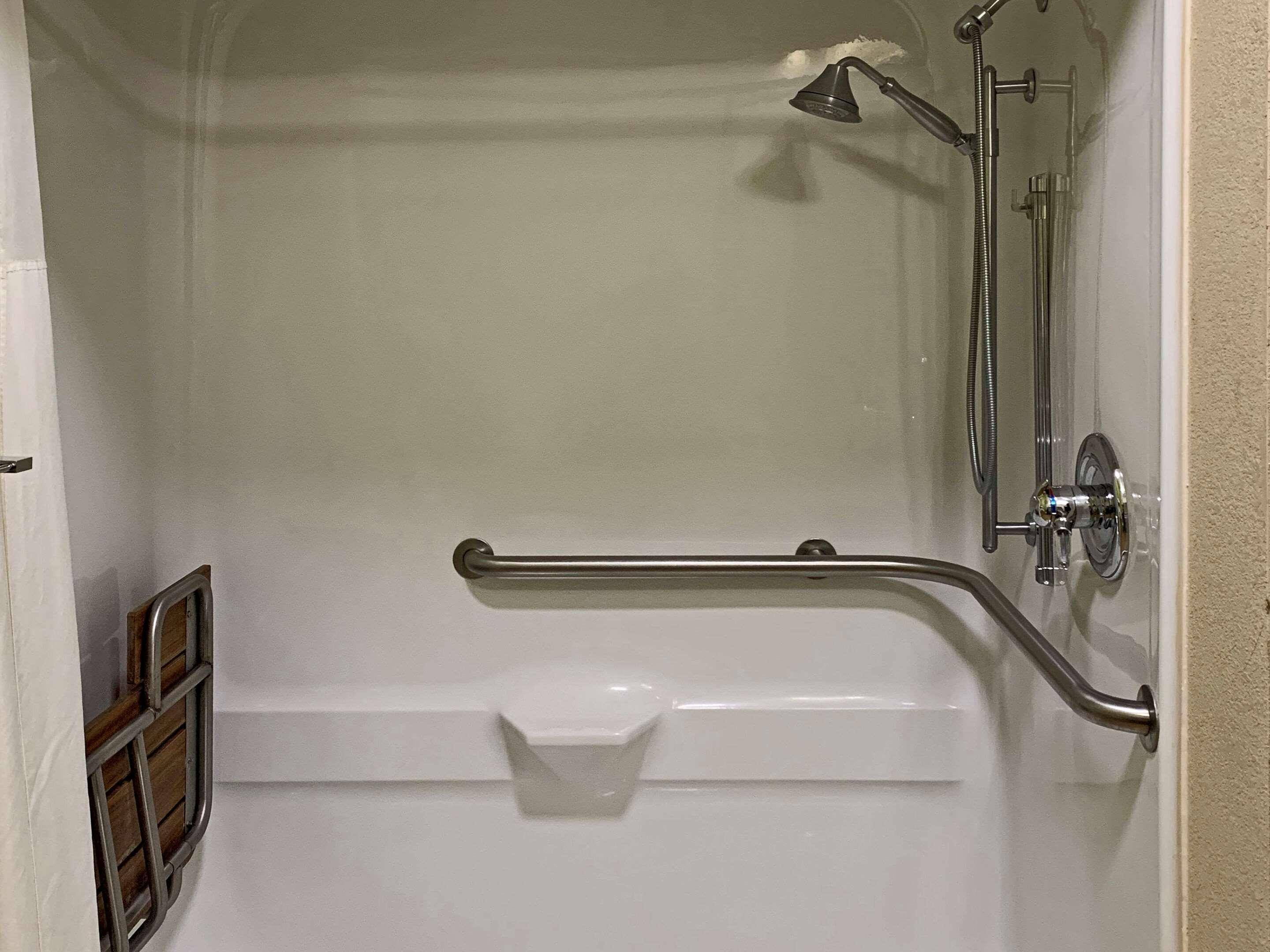 Quality Inn & Suites Quantico Stafford Zewnętrze zdjęcie
