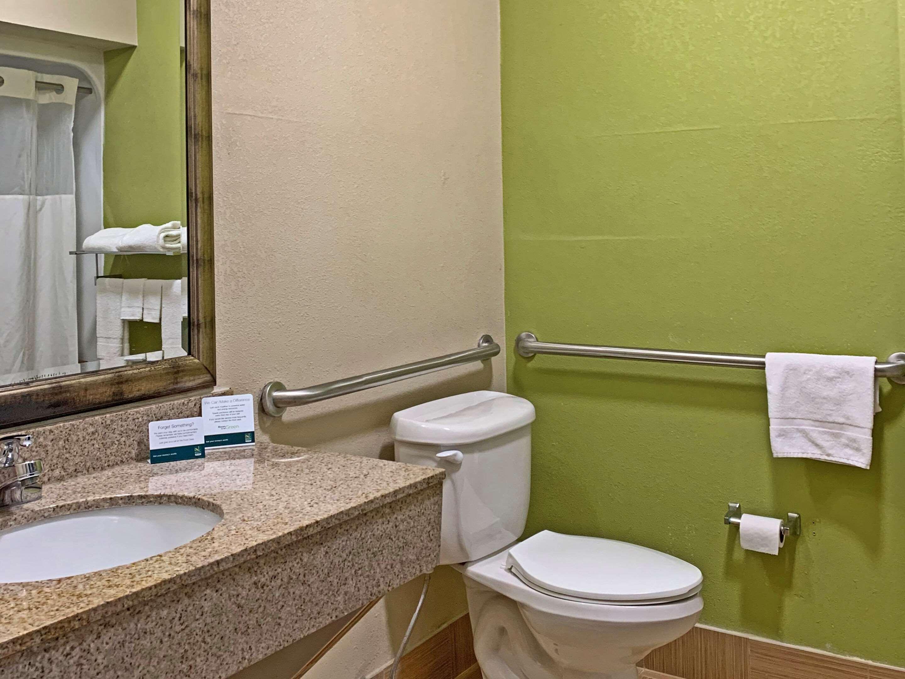 Quality Inn & Suites Quantico Stafford Zewnętrze zdjęcie