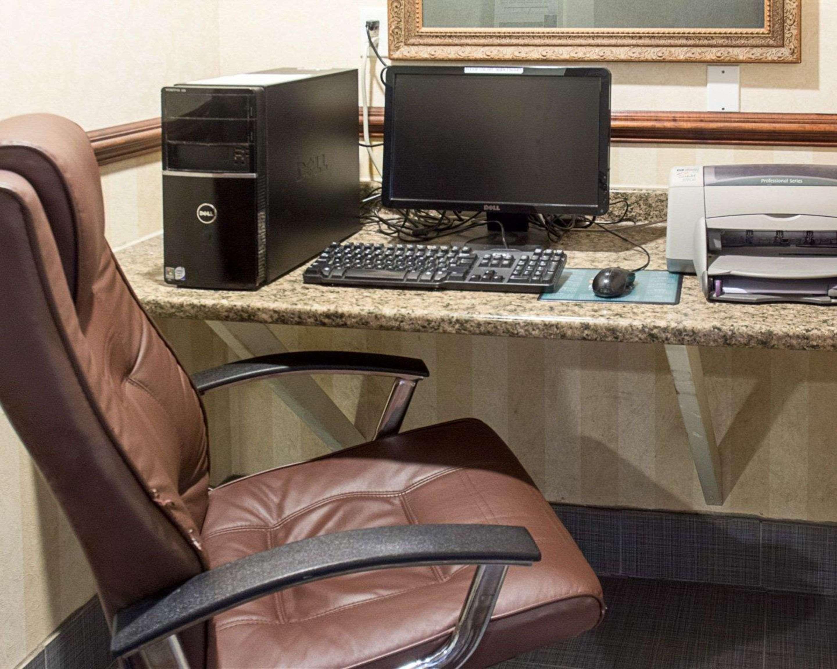 Quality Inn & Suites Quantico Stafford Zewnętrze zdjęcie