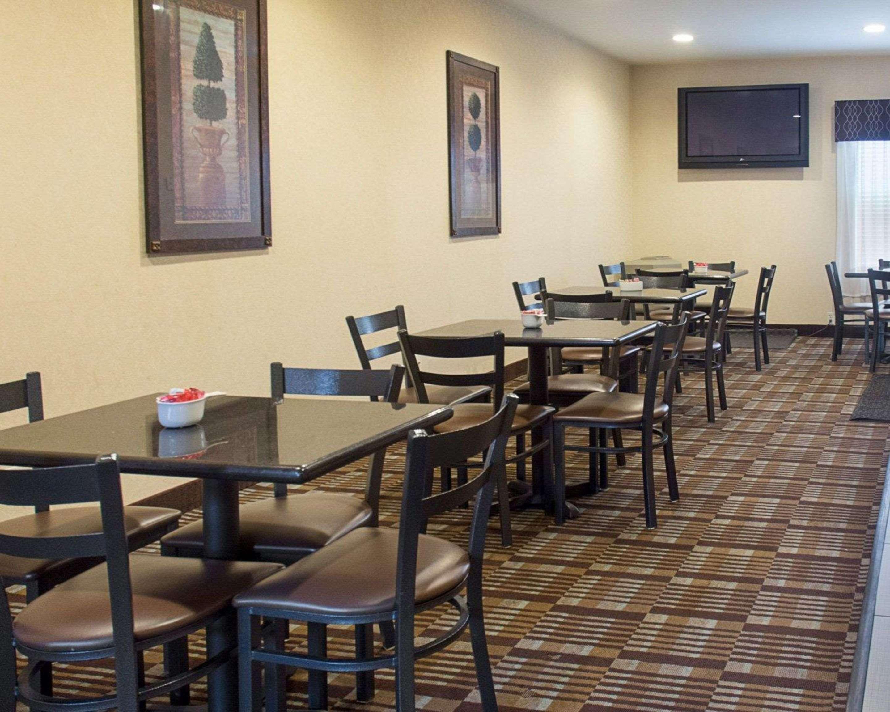 Quality Inn & Suites Quantico Stafford Zewnętrze zdjęcie