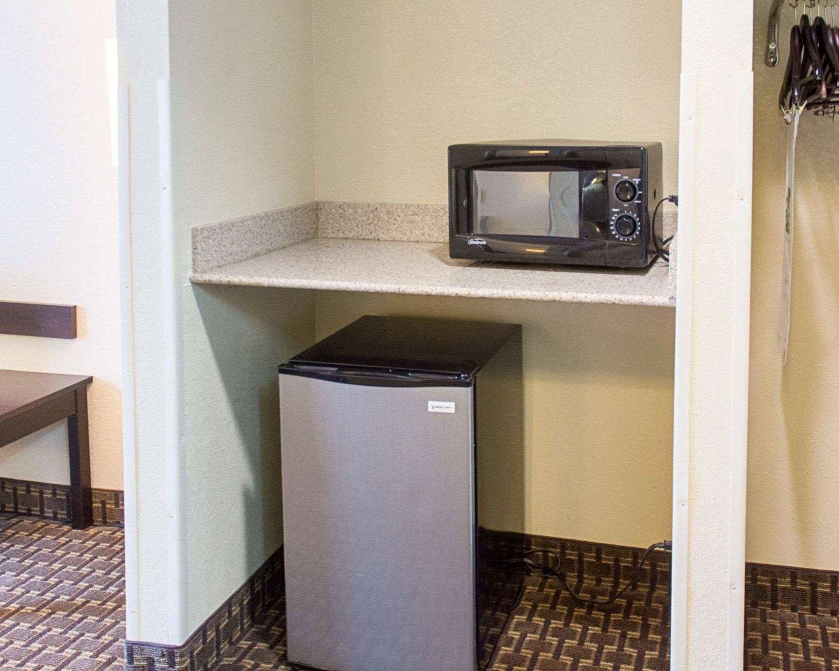Quality Inn & Suites Quantico Stafford Zewnętrze zdjęcie