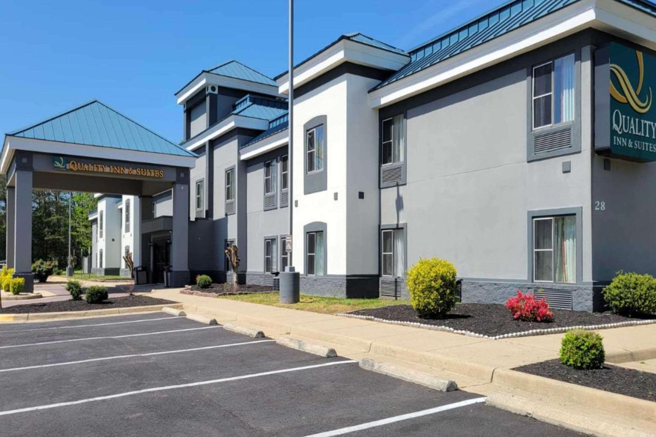 Quality Inn & Suites Quantico Stafford Zewnętrze zdjęcie