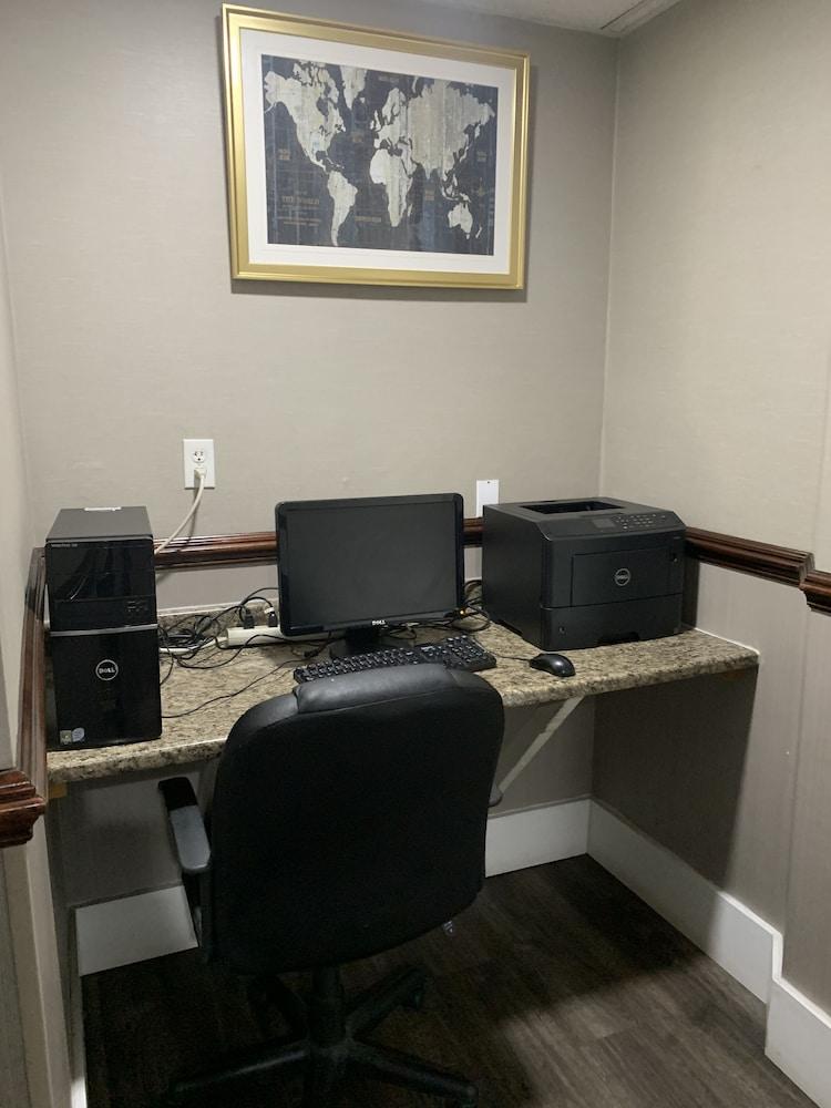 Quality Inn & Suites Quantico Stafford Zewnętrze zdjęcie